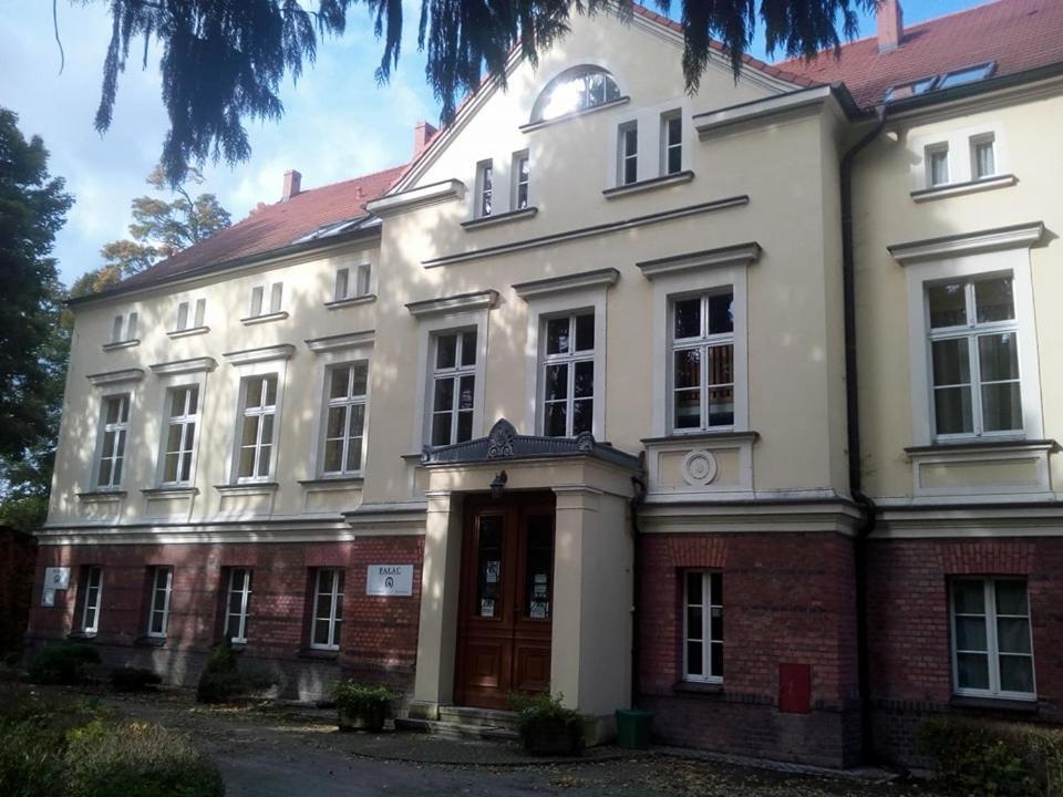 Stado Ogierow Sierakow Hotel Sierakow  Kültér fotó