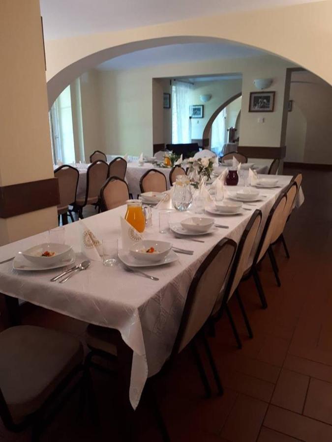 Stado Ogierow Sierakow Hotel Sierakow  Kültér fotó