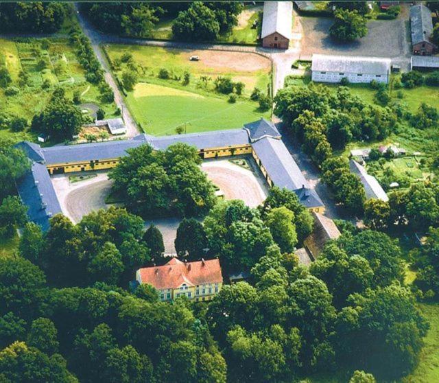 Stado Ogierow Sierakow Hotel Sierakow  Kültér fotó