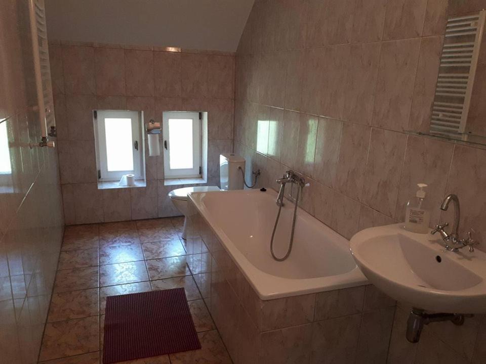 Stado Ogierow Sierakow Hotel Sierakow  Kültér fotó